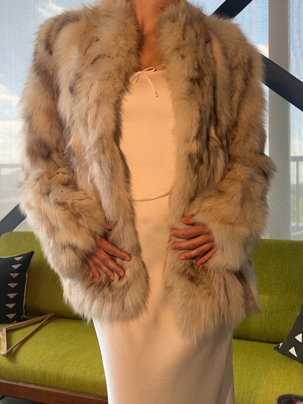 Vintage 80s Genuine Arctic Fox Fur Coat | Ivory Winter Bridal Fur | Size M